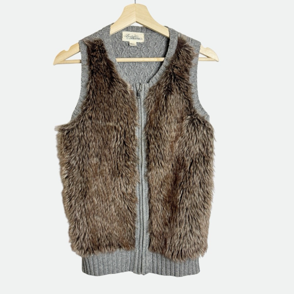 Women M Gray Cable Knit Vest With Faux Fur McBling Y2K Indie Festival Streetwear